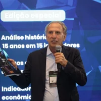 13 - Eduardo Amaro, no estande da Anahp na Hospitalar, lança o Observatório 2024