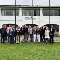 Coordenadores de Relacionamento Associativo e Relacionamento e Estratégia da Anahp com equipe dos hospitais Vita Batel e Vita Curitiba